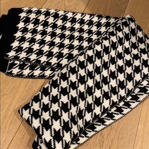 Chunky houndstooth scarf / wrap